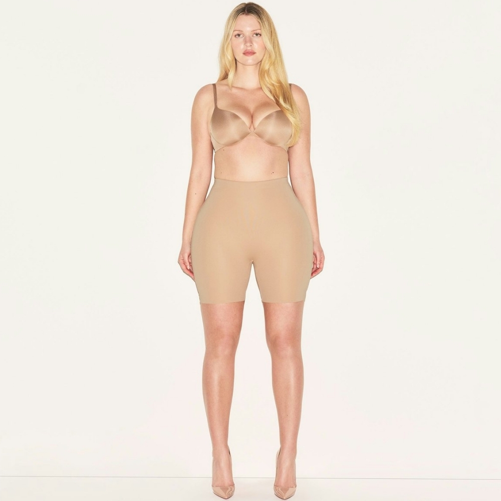 Skims Body Hip Enhancing Padded Short